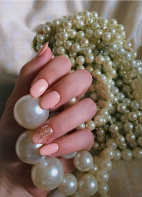 Shell Kiss – Your Hands Deserve a Seaside Romance