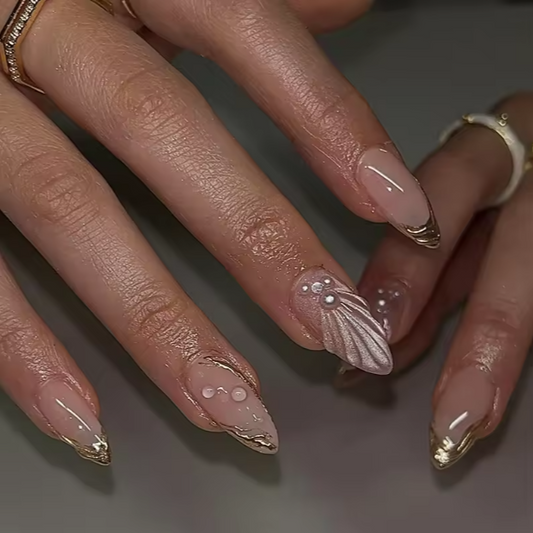 Shell Kiss – Your Hands Deserve a Seaside Romance